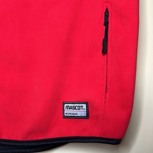 Mascot Workwear Red Fleece Vest, XL - Picture 3 of 7